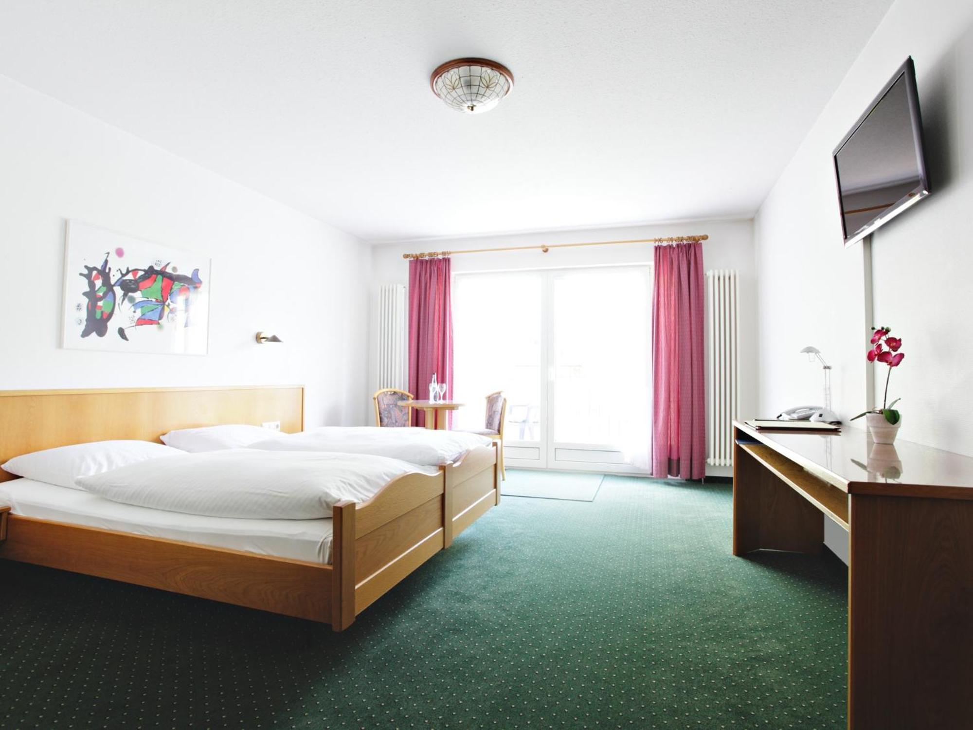 Hotel-Gasthof Neumuehle Kreenheinstetten Værelse billede